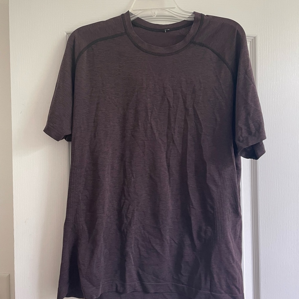 WOMENS LULULEMON ATHLETIC SHORT SLEEVE SHIRT Size 8 - 10